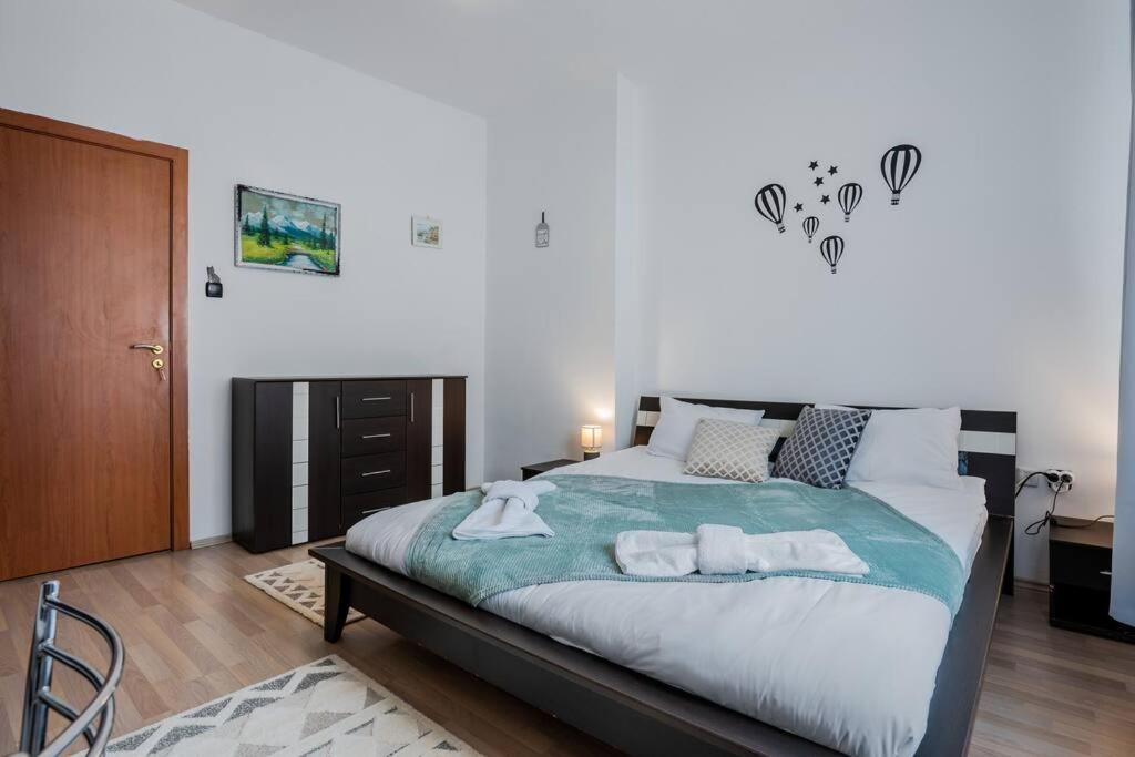 Spacious 3Bd Central Apartment Szófia Kültér fotó