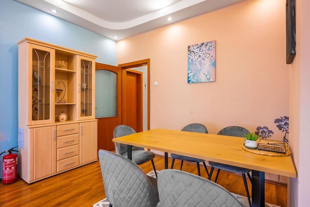 Spacious 3Bd Central Apartment Szófia Kültér fotó